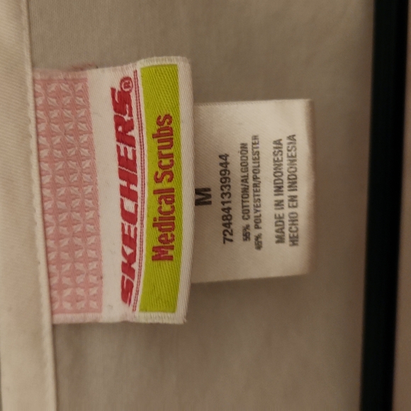 Sketchers zip up scrub jacket - Picture 2 of 4
